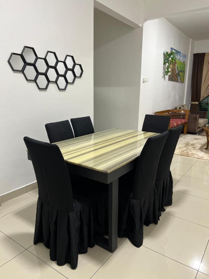 Ilsham Guest House @ Seroja Hills Bbst Sepang Bagian luar foto