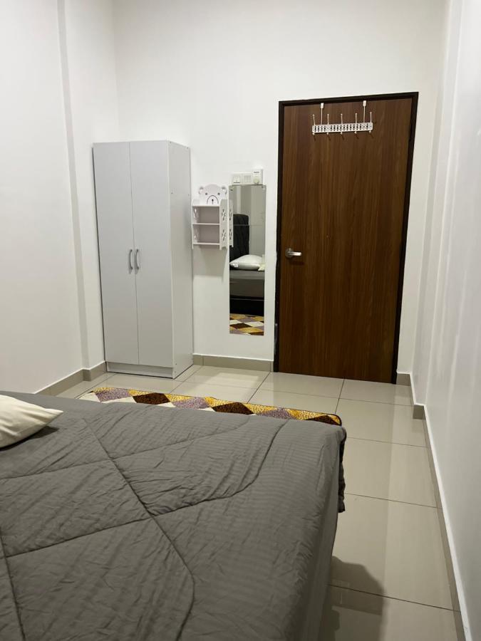Ilsham Guest House @ Seroja Hills Bbst Sepang Bagian luar foto