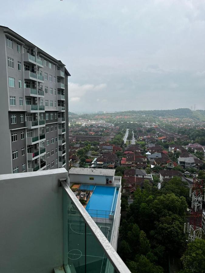 Ilsham Guest House @ Seroja Hills Bbst Sepang Bagian luar foto