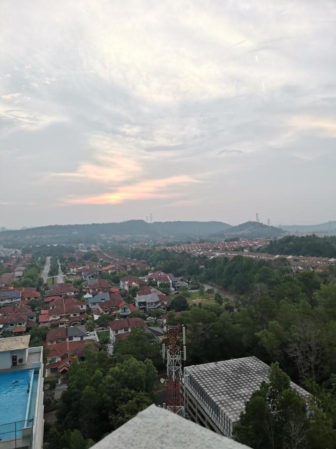 Ilsham Guest House @ Seroja Hills Bbst Sepang Bagian luar foto